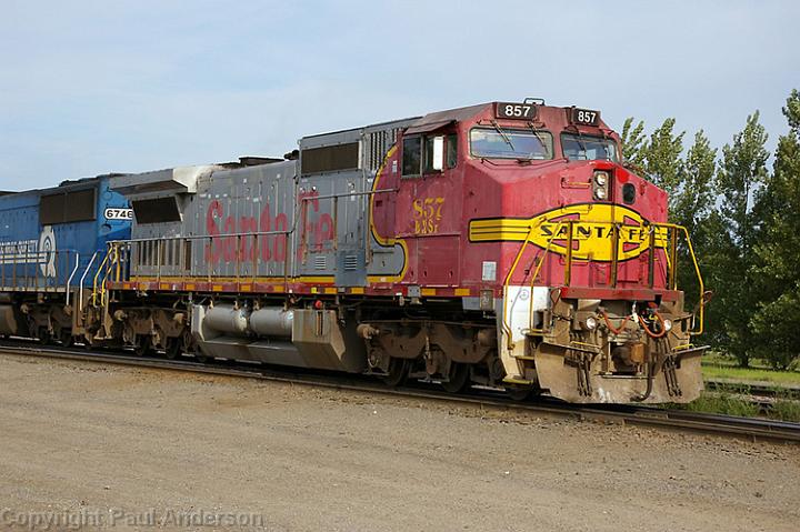 BNSF 857 Dash 8-40CW.jpg